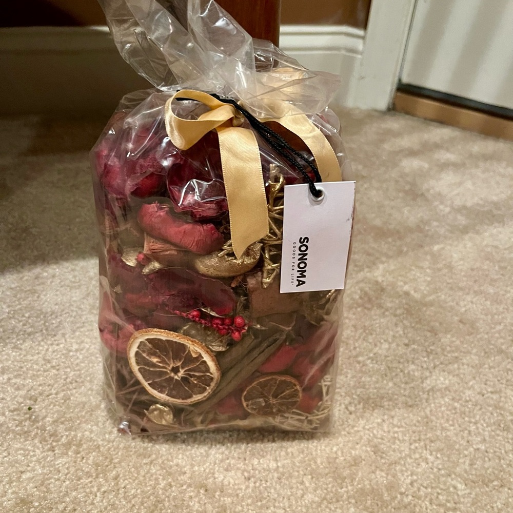 NEW WITH TAGS - Sonoma Goods for Life/Kohl’s - Scented Potpourri